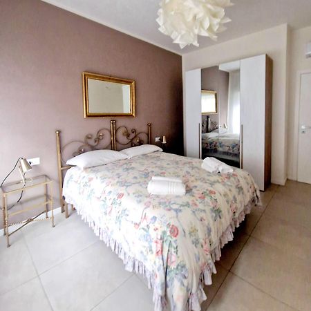 Olivella21 Luxury Apartment Montesanto Наполи Екстериор снимка