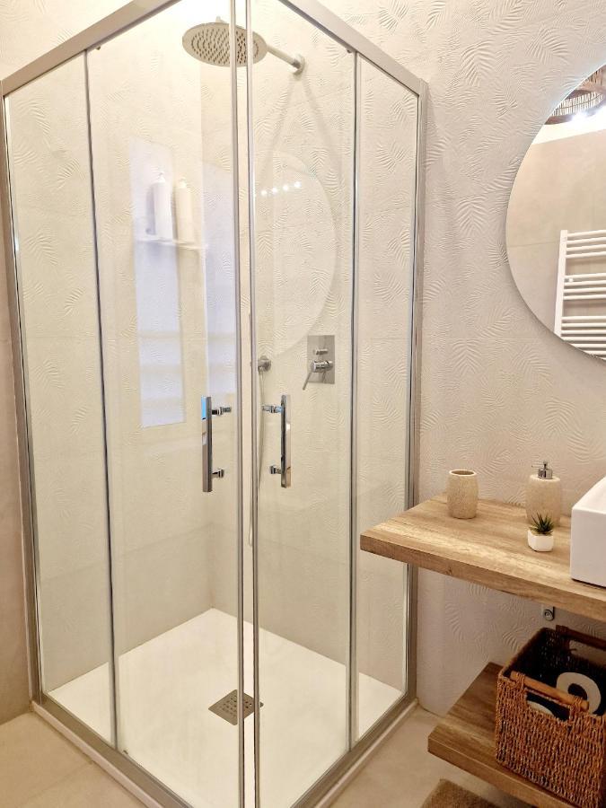 Olivella21 Luxury Apartment Montesanto Наполи Екстериор снимка
