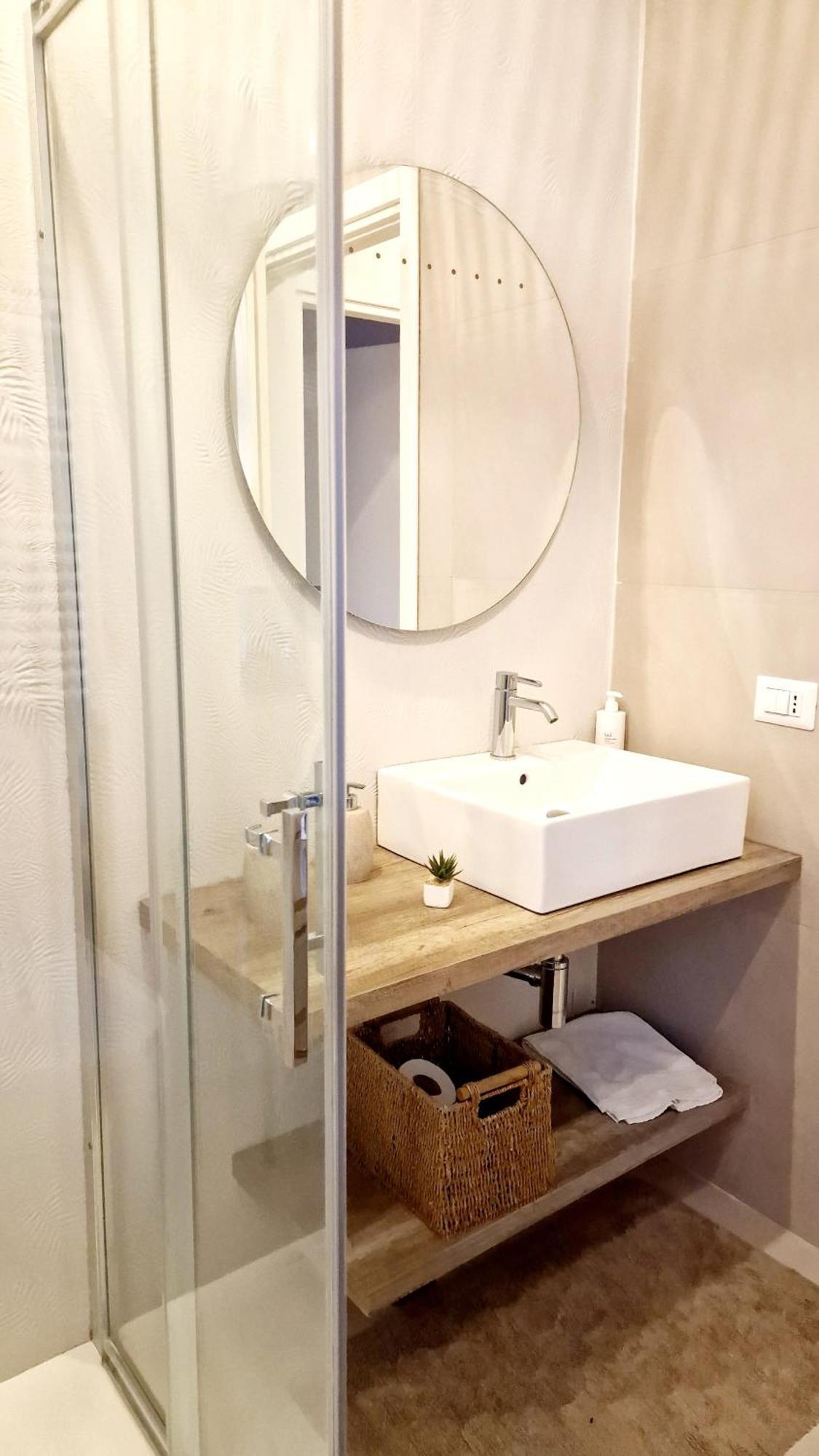 Olivella21 Luxury Apartment Montesanto Наполи Екстериор снимка