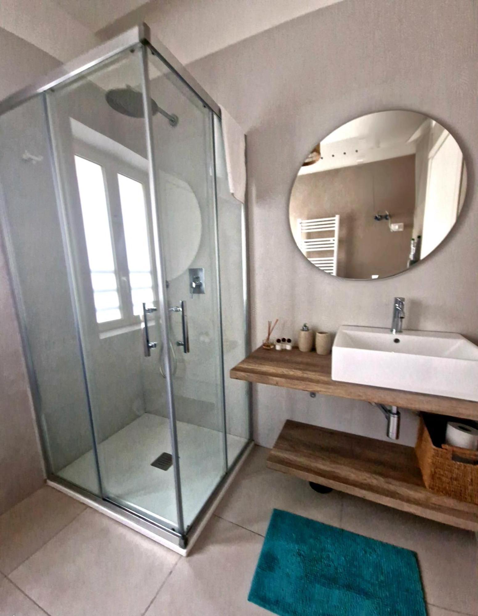 Olivella21 Luxury Apartment Montesanto Наполи Екстериор снимка